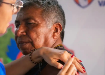 Operação Gota inicia nova etapa neste domingo (30) e levará vacinação e atendimentos de saúde a 20 aldeias indígenas da Amazônia Legal.