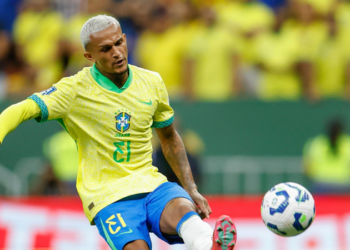 Wesley foi cortado da Copa do Mundo após sofrer lesão de grau 3 no adutor da coxa esquerda. Entenda o que aconteceu, a gravidade e o tempo de recuperação.