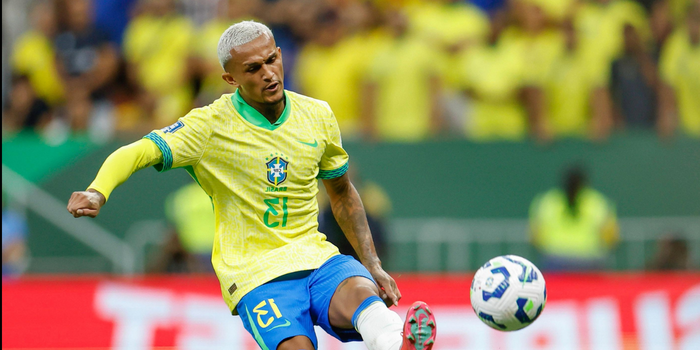 Wesley foi cortado da Copa do Mundo após sofrer lesão de grau 3 no adutor da coxa esquerda. Entenda o que aconteceu, a gravidade e o tempo de recuperação.