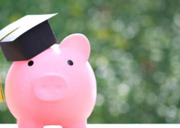 Projeto em Macaé ensina educação financeira para crianças e adolescentes com histórias em quadrinhos, atividades criativas e dinâmicas.