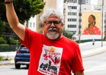 Edmilson Costa, do PCB, apresenta propostas para 2026 com foco em reestatizações, participação popular, direitos trabalhistas e ampliação dos serviços públicos.
