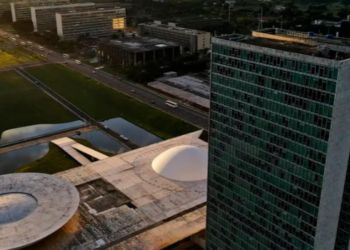 Entenda as funções de senadores, deputados federais, estaduais e distritais e saiba como serão as escolhas para o Legislativo nas eleições de 2026.