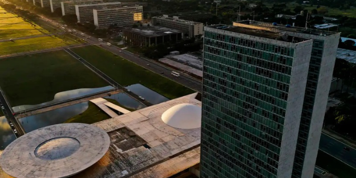 Entenda as funções de senadores, deputados federais, estaduais e distritais e saiba como serão as escolhas para o Legislativo nas eleições de 2026.
