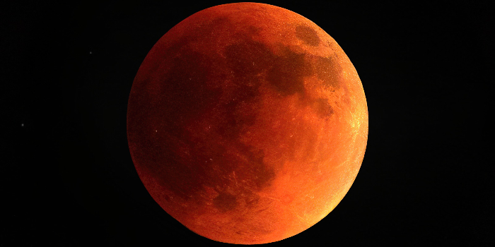 Eclipse lunar parcial poderá ser observado em todo o Brasil na madrugada de sexta-feira (28), com pico previsto para 1h13.