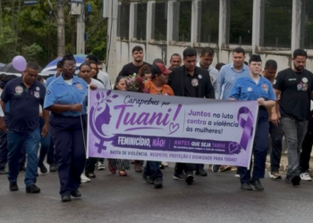 Carapebus por Tuani. Juntos na luta contra a violência contra as mulheres.