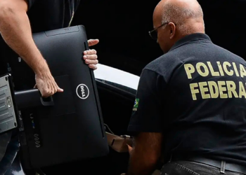 Polícia Federal realiza nova fase da Operação Sem Desconto contra suspeitos de fraudes no INSS. Mandados atingem senador Weverton Rocha e outros investigados.