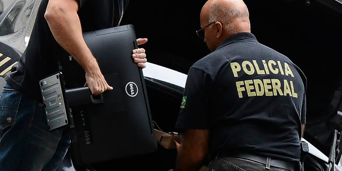 Polícia Federal realiza nova fase da Operação Sem Desconto contra suspeitos de fraudes no INSS. Mandados atingem senador Weverton Rocha e outros investigados.