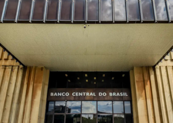 Banco Central reduz a Taxa Selic para 14% ao ano. Copom anuncia quarto corte consecutivo dos juros e destaca desaceleração da inflação e cautela com o cenário internacional.