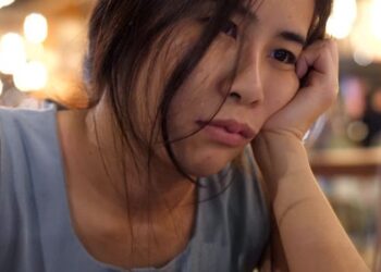Pesquisa publicada no The Lancet aponta que 20,9% dos brasileiros de 5 a 29 anos apresentam transtornos mentais e alerta para o impacto da ansiedade e do suicídio entre os jovens.