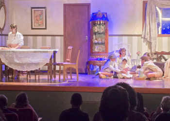 Emart abre inscrições para vagas gratuitas em cursos de Teatro e Pintura em Tela em Macaé.