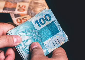 Governo eleva para R$ 1.741 a projeção do salário mínimo de 2027; veja como funciona o cálculo.
