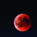 Eclipse lunar atingiu o auge à 1h12 desta sexta e deixou cerca de 96% da Lua dentro da sombra mais escura da Terra.