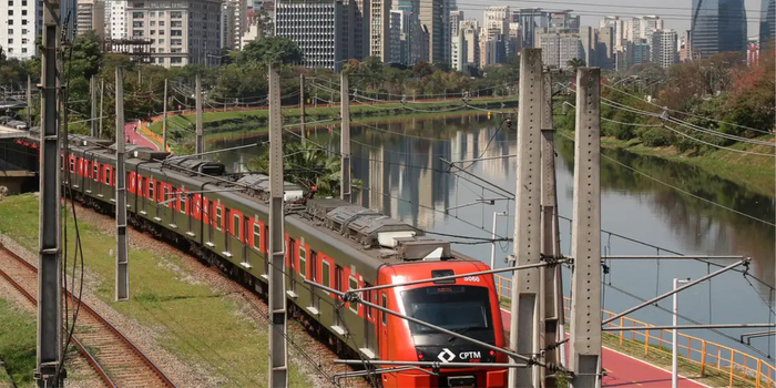 Greve parcial da CPTM provoca congestionamentos em São Paulo, afeta linhas de trem e leva a Prefeitura a suspender o rodízio de veículos.