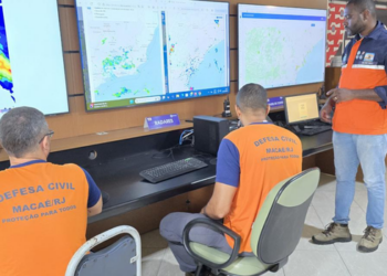 Marinha alerta para ressaca em Macaé a partir desta segunda-feira (10), com ondas de até 2,5 metros. Defesa Civil orienta evitar o mar.