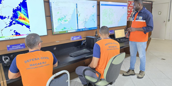 Marinha alerta para ressaca em Macaé a partir desta segunda-feira (10), com ondas de até 2,5 metros. Defesa Civil orienta evitar o mar.