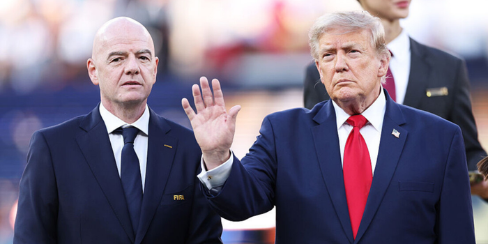 Donald Trump manifesta apoio a Gianni Infantino e afirma que trocar o presidente da FIFA seria um “erro terrível” em meio à pressão sobre a entidade.