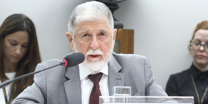Audiência na Câmara debateu as tensões entre Brasil e Estados Unidos, envolvendo tarifas, Brics, segurança e soberania nacional.