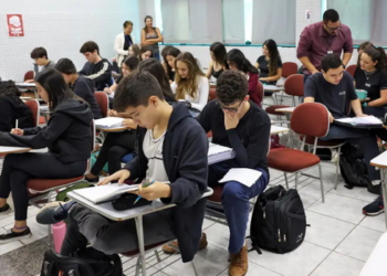 Prazo para candidatos da segunda chamada do Prouni 2026 apresentarem documentos termina nesta sexta-feira (14). Confira calendário da lista de espera.