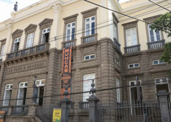 Exposição no Muhcab apresenta a história da Pequena África, destacando memória, resistência e cultura afro-brasileira no Rio de Janeiro.