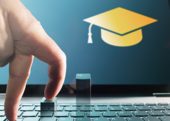 Curso gratuito de Inteligência Artificial oferece 5 mil vagas para mulheres empreendedoras, com aulas on-line, mentorias e seleção de projetos para capital semente.