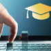 Curso gratuito de Inteligência Artificial oferece 5 mil vagas para mulheres empreendedoras, com aulas on-line, mentorias e seleção de projetos para capital semente.