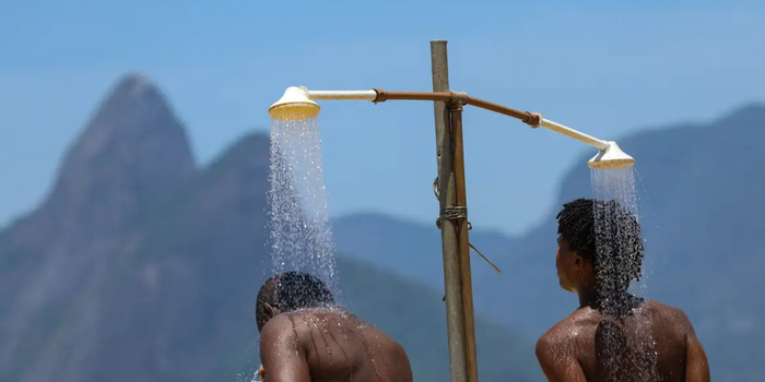 Pele negra pode ficar mais ressecada e suscetível a manchas no frio; veja cuidados para manter a hidratação e proteger a pele.