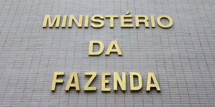 Dario Durigan defende maior controle das contas públicas e afirma que responsabilidade fiscal pode contribuir para a redução dos juros no Brasil.