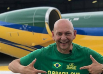 Luciano Hang critica decisão da Justiça que suspendeu demissões nas Casas Bahia e defende maior autonomia para empresas privadas.