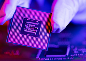 Brasil recebe novos equipamentos para a CEITEC e avança na produção de semicondutores de carbeto de silício com investimento de R$ 220 milhões.