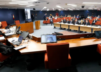 STF realiza audiência pública para discutir a Lei Antifacção. Tribunal analisa regras sobre Tribunal do Júri, prisão preventiva, bens e progressão de pena.