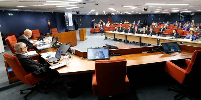 STF realiza audiência pública para discutir a Lei Antifacção. Tribunal analisa regras sobre Tribunal do Júri, prisão preventiva, bens e progressão de pena.