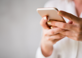 Novo serviço do SUS oferece até 100 mil teleatendimentos mensais gratuitos em saúde mental para mulheres pelo aplicativo Meu SUS Digital.