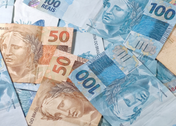 Tesouro Nacional aumenta a previsão de títulos ligados à Selic na dívida pública de 2026. Veja as novas faixas e a projeção de até R$ 10,3 trilhões.