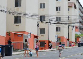 Governo prevê manter o Bolsa Família em R$ 600 em 2027. Orçamento reserva R$ 157,1 bilhões para o programa no próximo ano.