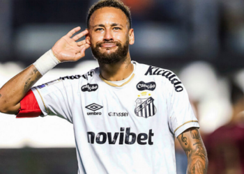 Neymar afirma que ainda não definiu o futuro da carreira, descarta pensar em aposentadoria agora e mantém foco no Santos até dezembro.