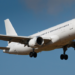 Latam Brasil inicia expansão com Embraer E195-E2, novas rotas e mais voos. Companhia prevê 14 aeronaves em operação até março de 2027.