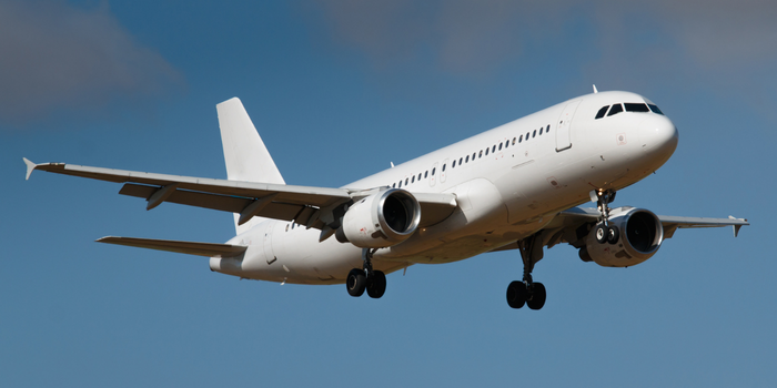 Latam Brasil inicia expansão com Embraer E195-E2, novas rotas e mais voos. Companhia prevê 14 aeronaves em operação até março de 2027.
