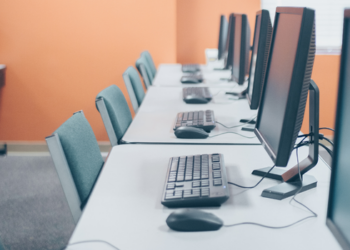 Rio das Ostras abre 247 vagas em cursos gratuitos de informática; veja como se inscrever.