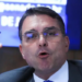 Flávio Bolsonaro critica decisão do governo brasileiro de reduzir relações diplomáticas com a Argentina após declarações de Javier Milei e defende mudança na política externa.