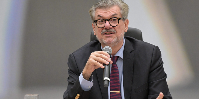 STJ pune Marco Buzzi com disponibilidade e propõe perda do cargo após acusações de assédio sexual.