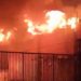 Incêndio atinge galpão da Suggar em Belo Horizonte durante a madrugada e mobiliza 21 bombeiros. Chamas foram controladas e causas do fogo serão apuradas.