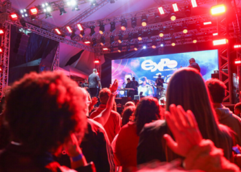 Expo Gospel Cabo Frio reuniu grande público durante duas noites de apresentações na Praia do Forte.