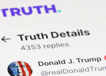 Truth Social lança Truth API para empresas acompanharem em tempo real publicações de Trump e outros perfis com impacto nos mercados.