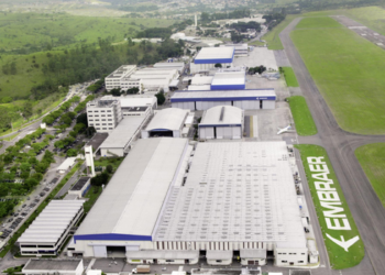 Carteira da Embraer chega ao recorde de US$ 34,5 bilhões após avanço das entregas, da receita e do lucro no segundo trimestre.