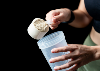 Entenda quanta proteína o organismo realmente precisa e quando os suplementos podem ser indicados.