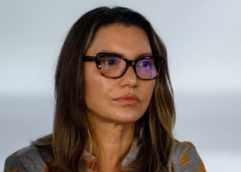 Janja defende bloqueio do Discord no Brasil após caso envolvendo adolescente de 13 anos. AGU reúne dados para avaliar medida judicial contra a plataforma.