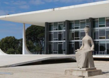 STF retoma julgamentos após o recesso de julho com processos sobre Lei Maria da Penha, reforma tributária, eleição-tampão no Rio e vínculo com aplicativos.
