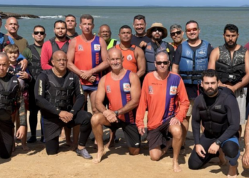 Defesa Civil de Rio das Ostras capacita seis novos pilotos de moto aquática para apoiar emergências e reforçar a segurança nas praias.