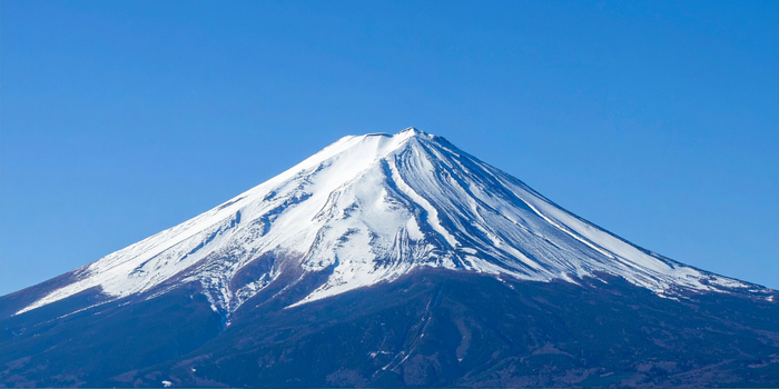 Polícia japonesa advertiu pai após filho de 7 anos ser deixado sozinho durante subida ao Monte Fuji.