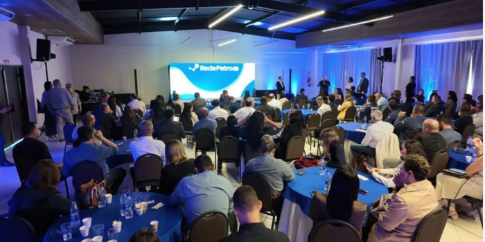Café com Energia discutiu contratos, exigências e oportunidades para empresas da cadeia de óleo, gás e energia em Rio das Ostras.